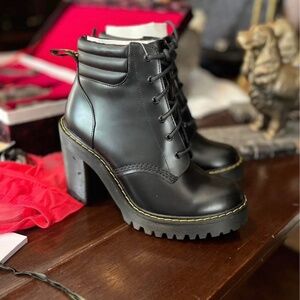 Doc Martens Persephone Boots W 7 Black Leather NEW